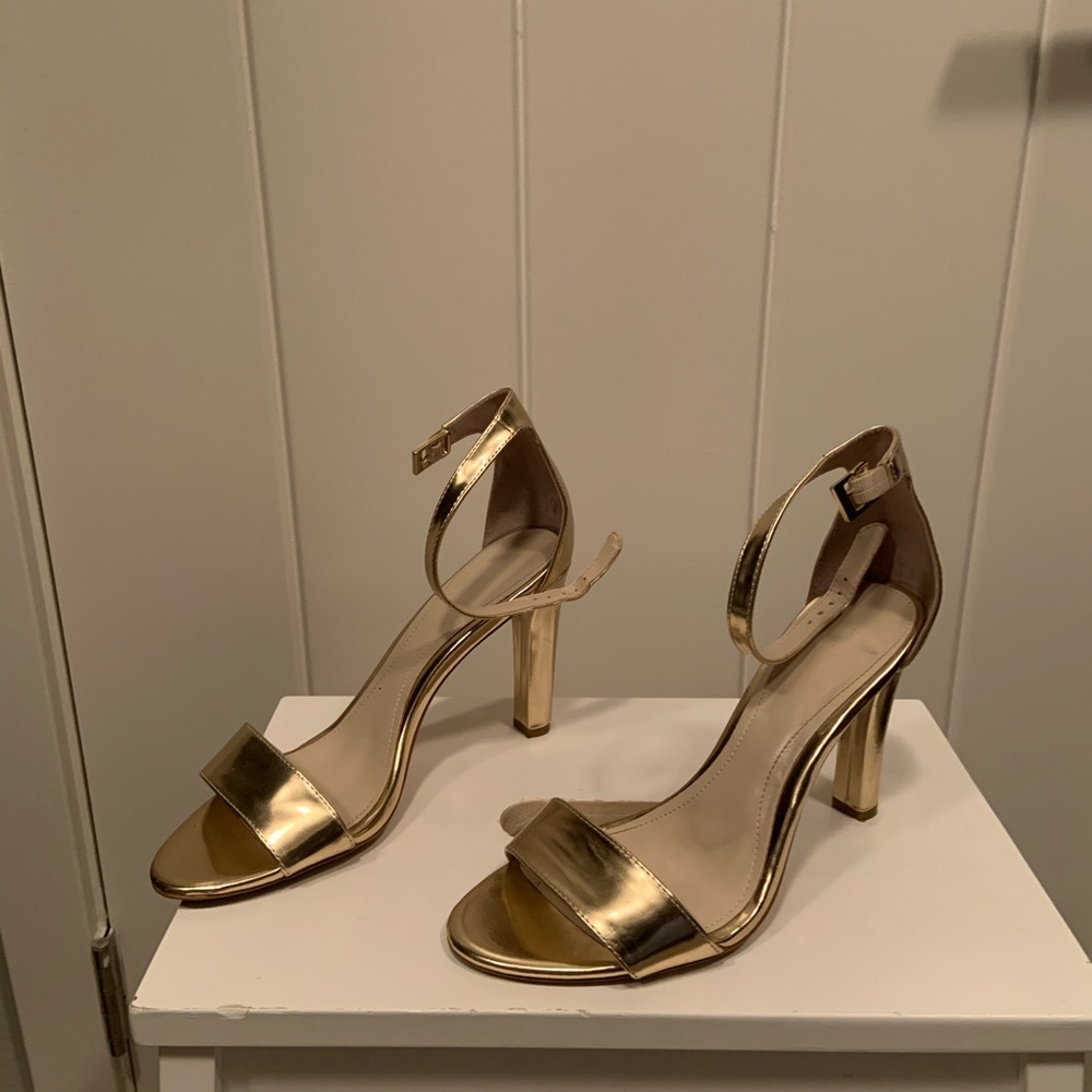 Heels - Picture 2 of 3